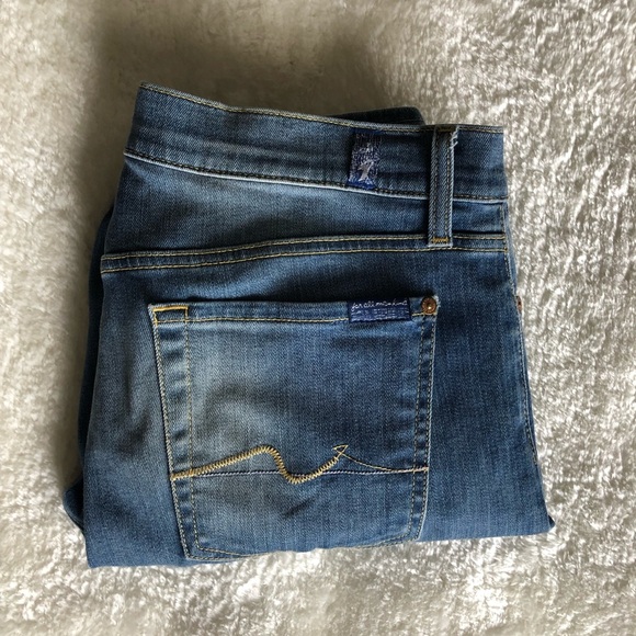 7 For All Mankind Cropped Gwenevere Jeans - Picture 3 of 8